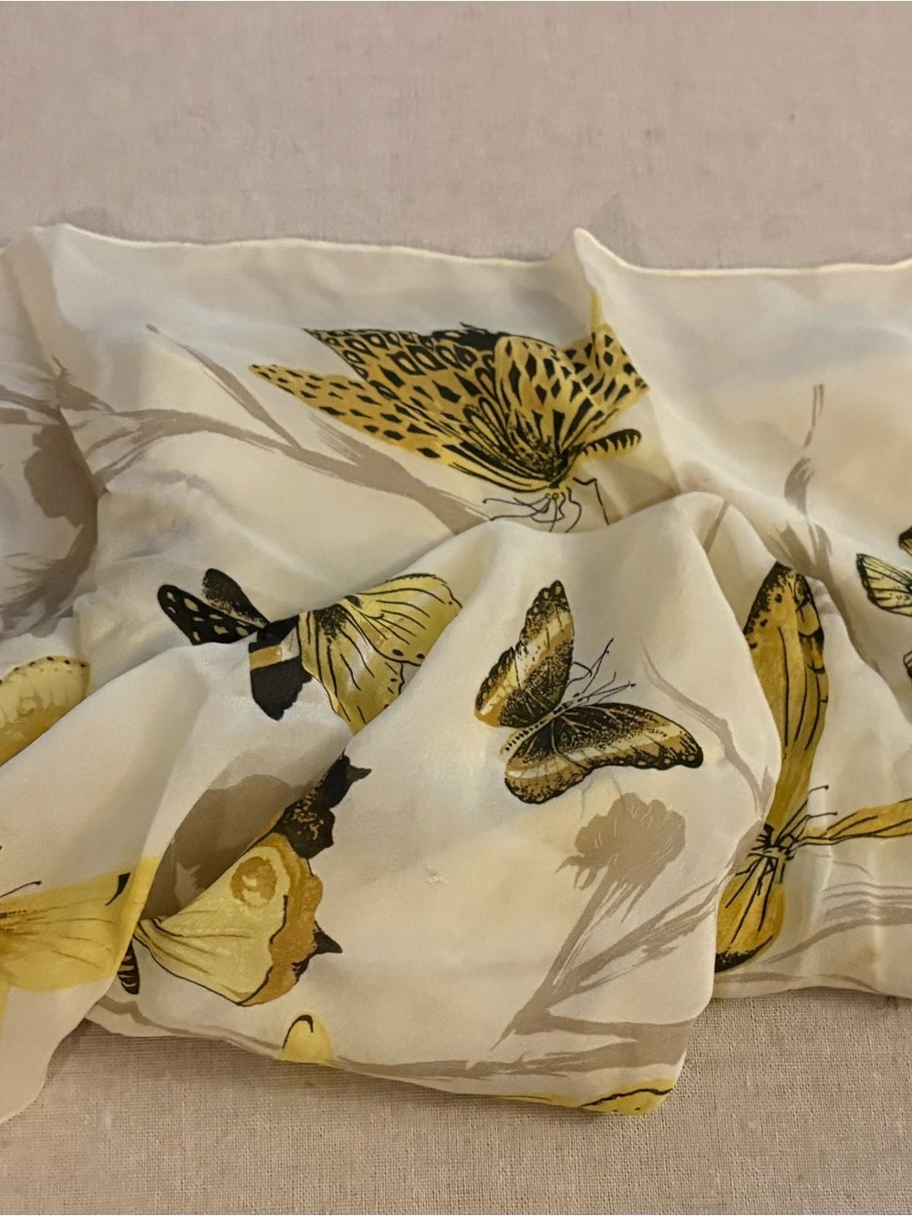 Beautiful Vintage Yellow & Cream Butterfly Print Scarf